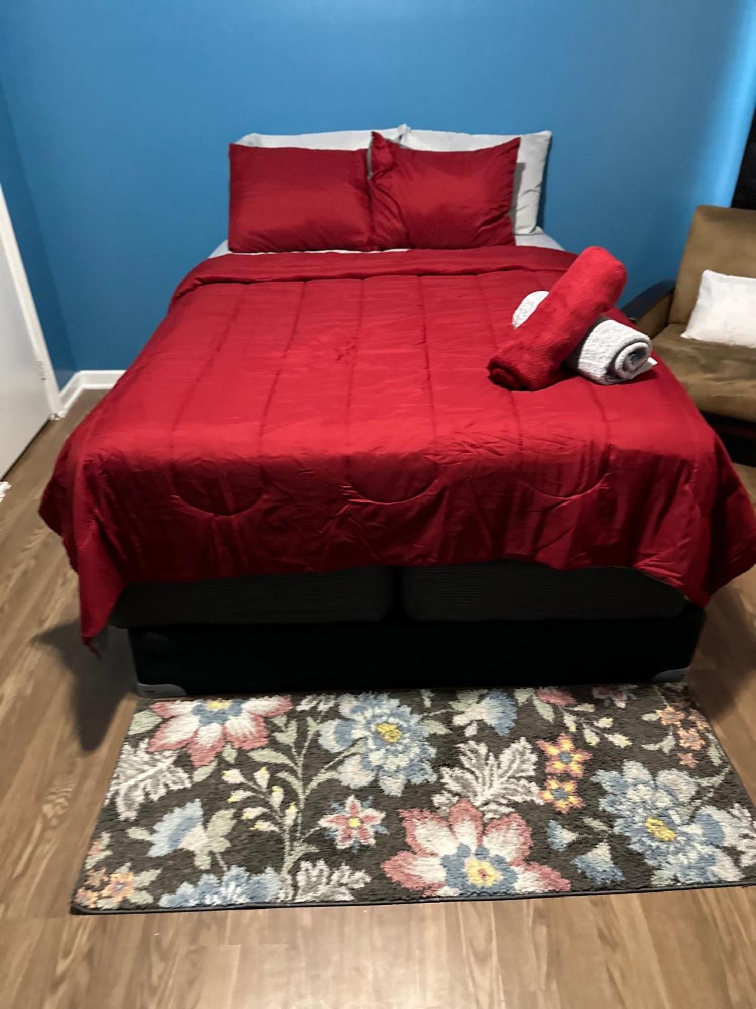 Fidelia Garnet Room, Queen Bed Minutes From Newark Liberty International Airport And Newark Penn Station ภายนอก รูปภาพ